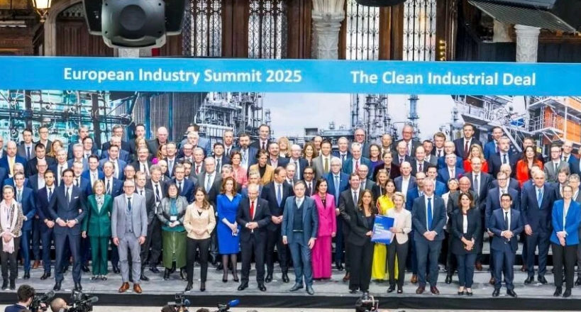 Image of leaders on stage at the European Industry Summit 2025